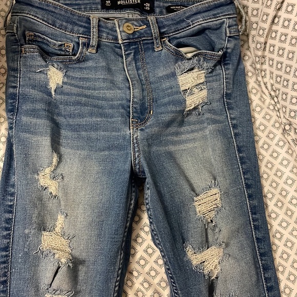 Hollister High-Rise Ripped Super Skinny Jeans - Picture 2 of 6